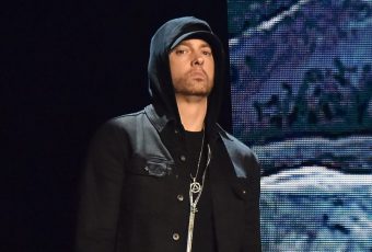 Eminem sort par surprise un nouvel album nommé Kamikaze